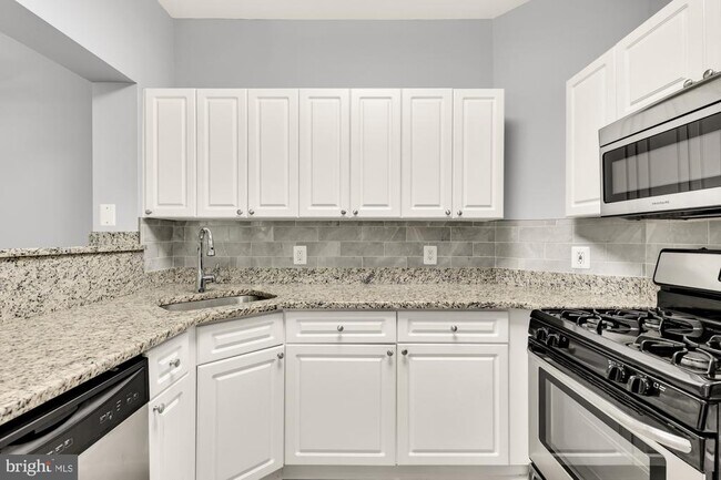 Building Photo - 12909 Alton Square