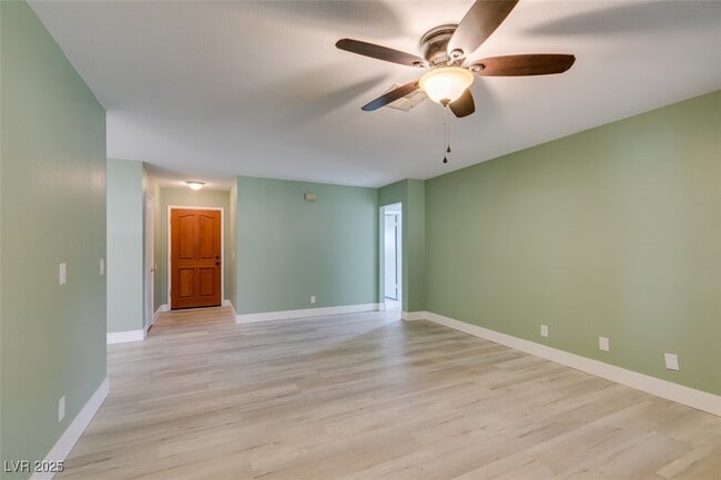 Building Photo - 605 Mosswood Dr