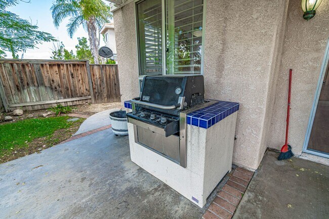Building Photo - 18618 El Dorado Ct