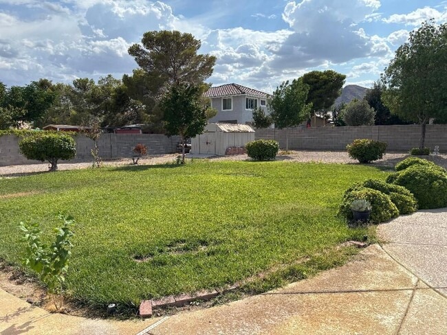 Building Photo - 4541 N Campbell Rd