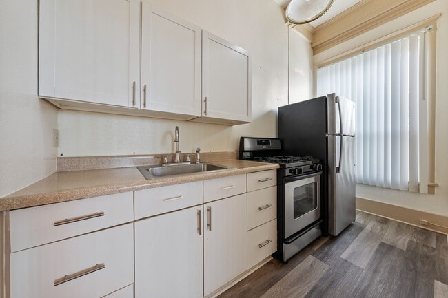 Building Photo - Kitsap Inn