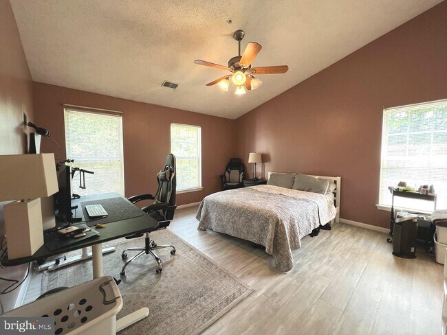 Building Photo - 2400 Autumn Harvest Ct