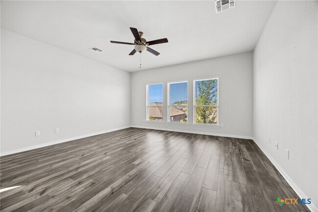 Building Photo - 2265 Wooster St