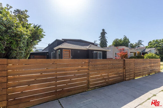 Building Photo - 4114 Edenhurst Ave