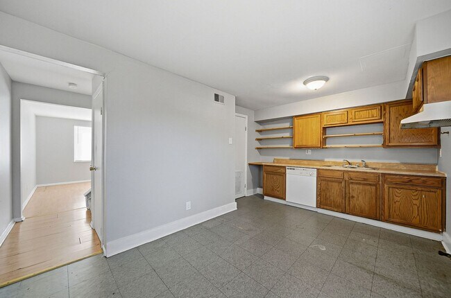 Building Photo - 2301 Jefferson Ave