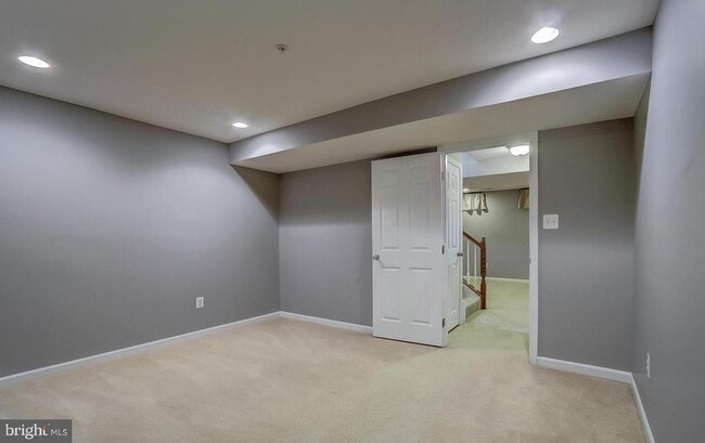 Building Photo - 1709 Hayle Dr