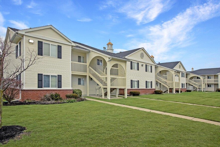 Primary Photo - Steeplechase Apartments and Townhomes