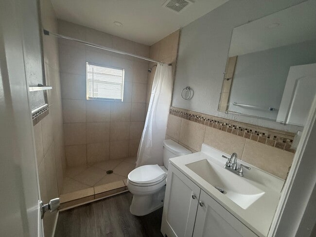 Building Photo - 911 NW 62 Ave