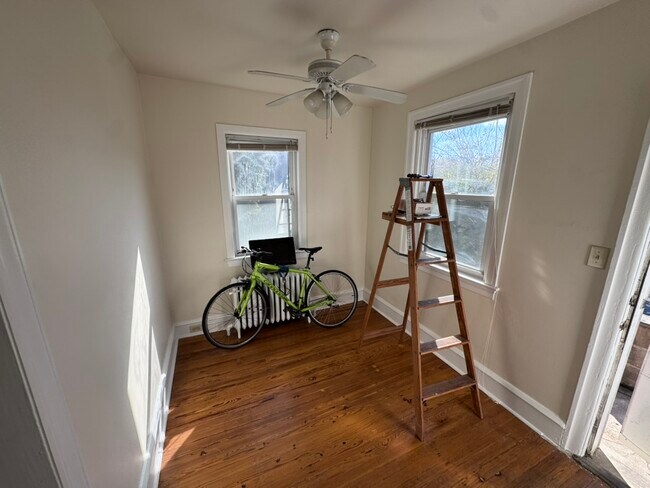 Building Photo - 2714 E County Line Rd