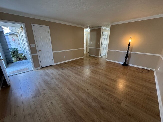 Building Photo - Updated 2/1.5 Duplex in Armuchee- $1,295