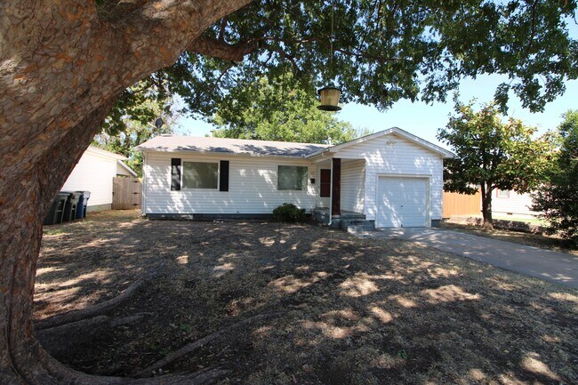 Building Photo - 59 Shirley Ln