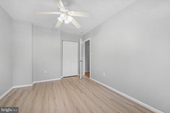 Building Photo - 10276 Arizona Cir