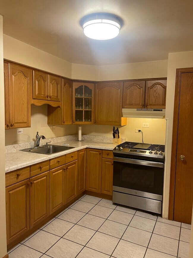 Building Photo - 6937 W 64th Pl