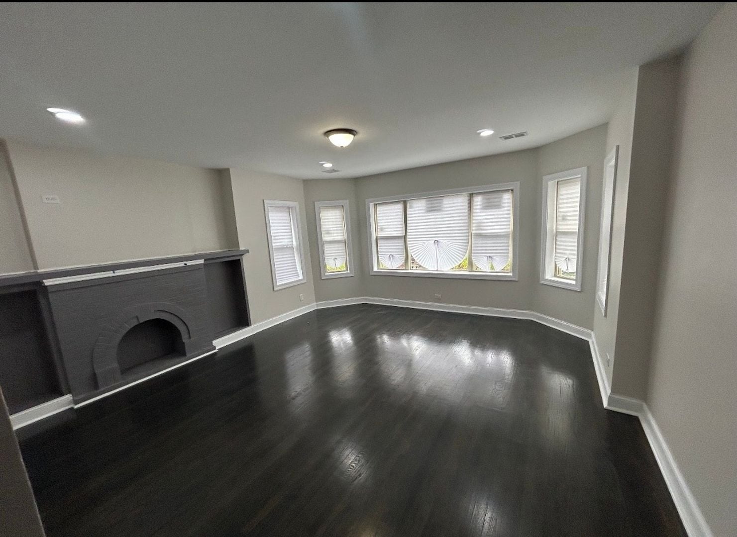 Building Photo - 7730 S Cornell Ave