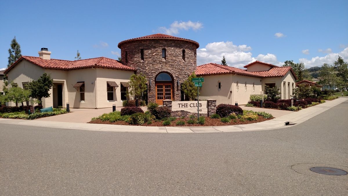 Building Photo - 1492 Berriedale Ct
