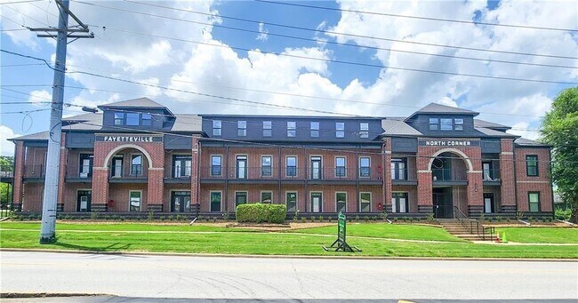 Building Photo - 1115 N Leverett Ave