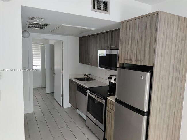 Building Photo - 740 Meridian Ave