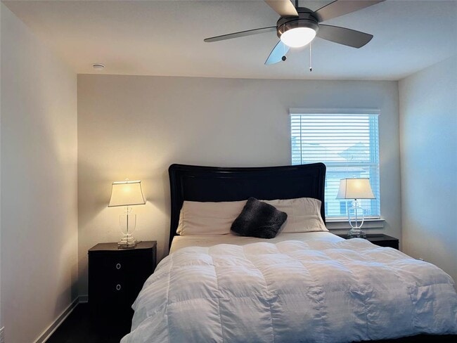 Building Photo - 1336 Westborough Ln