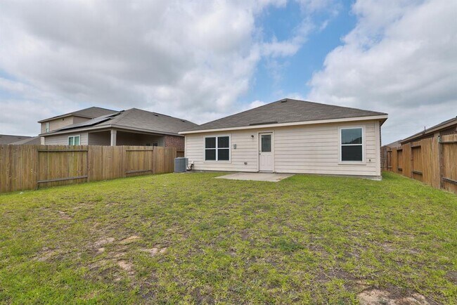 Building Photo - 20914 Solstice Point Dr