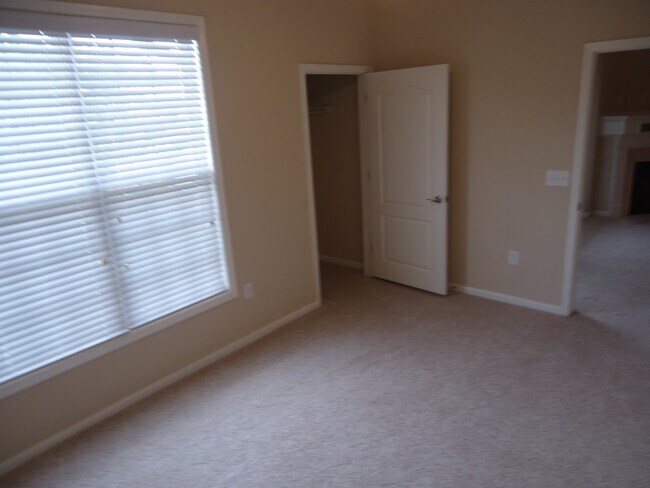 Building Photo - 2645 McArthur Landing Cir
