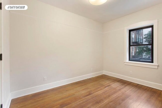 Building Photo - 634 3rd St