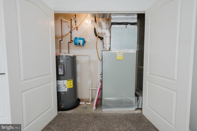 Building Photo - 557 Rhapsody Ct