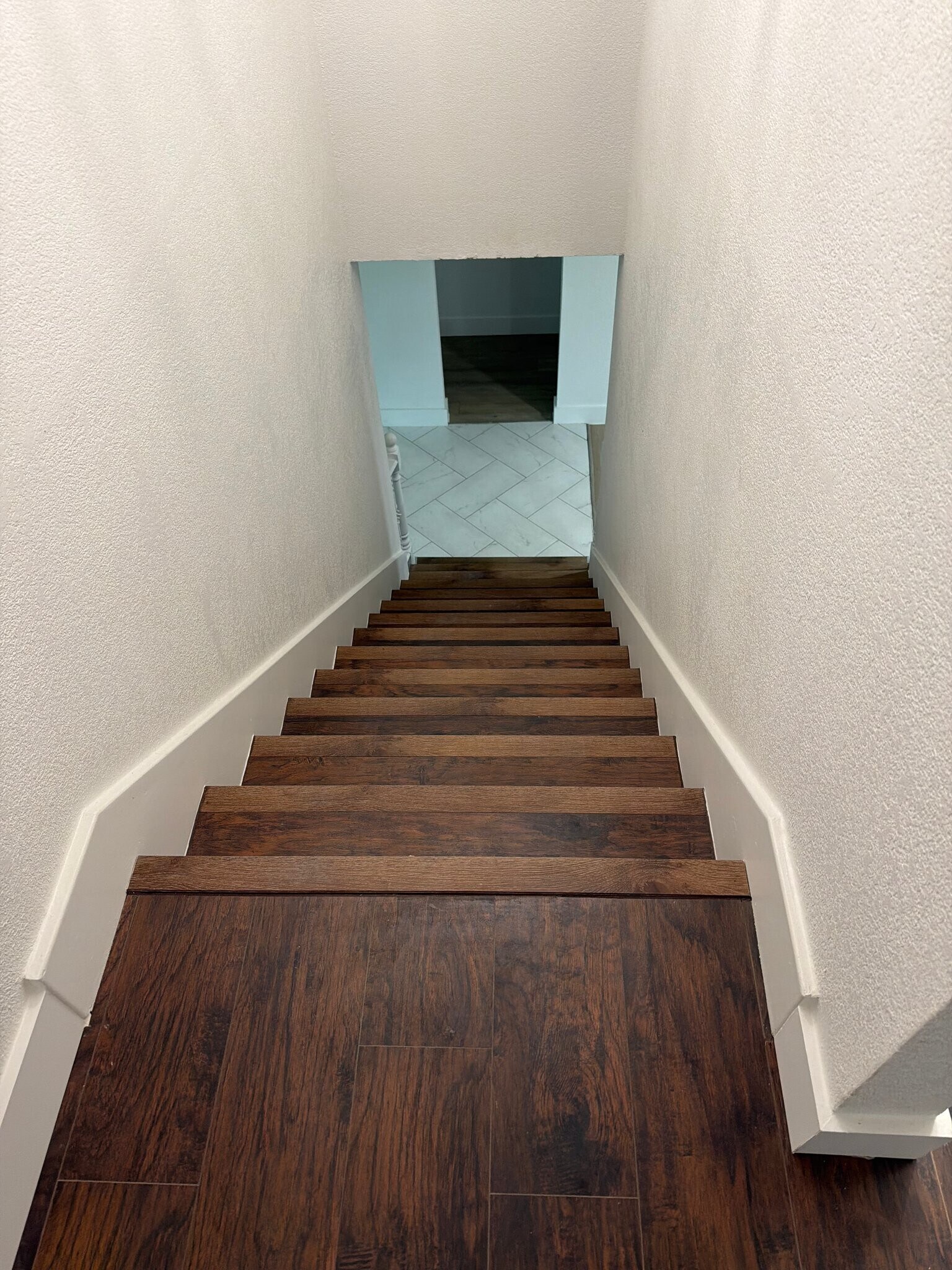 Building Photo - 550 Glen Oaks Blvd