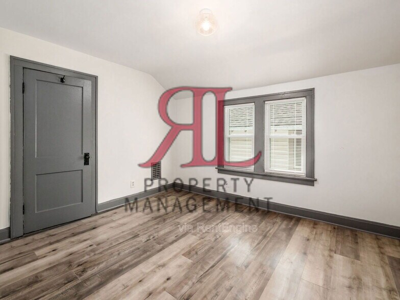 Building Photo - 439 Eldridge Ave