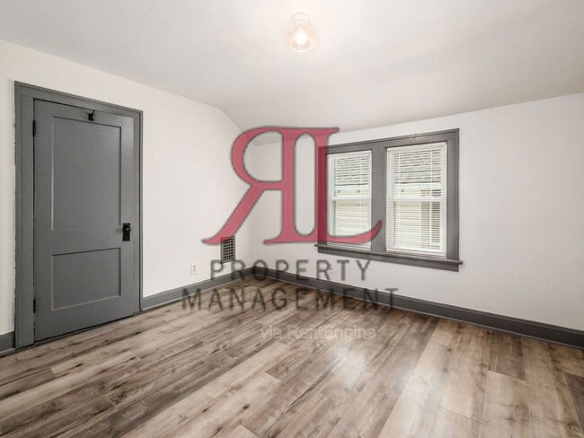 Building Photo - 439 Eldridge Ave