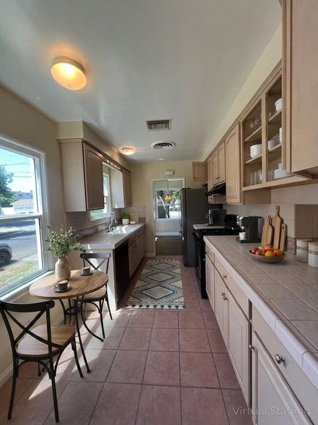 Building Photo - Charming 3 Bedroom 2 Bathroom Van Nuys Pool Home! Ready For Move-In!