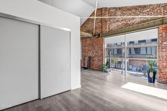 Building Photo - 527 Molino St