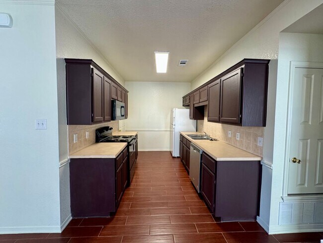 Building Photo - 205 Janelle Dr