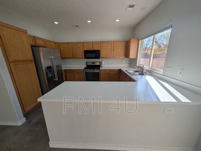 Building Photo - 7105 Casa Elena Dr NE