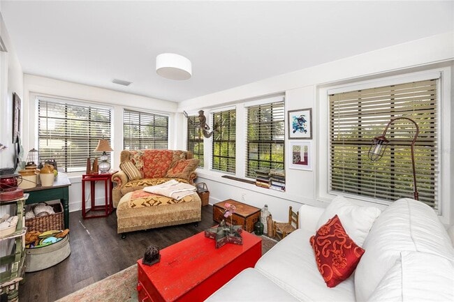 Building Photo - 1020 S Rome Ave