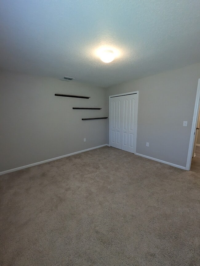 Building Photo - 226 Lost Lake Dr