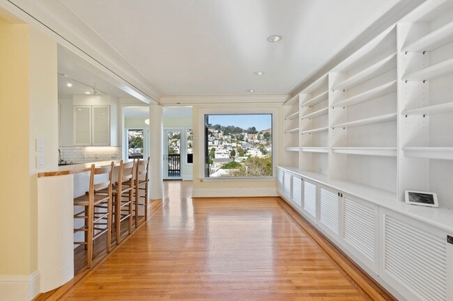 Building Photo - Eureka Valley/Castro 4 Bed + Bonus Room, 3 Bath, 2 Car Garage, City & Valley Views