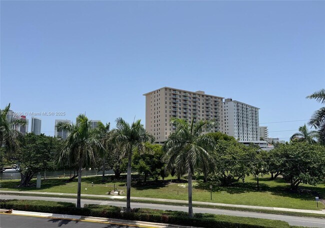Building Photo - 300 Layne Blvd