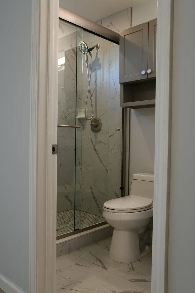 Building Photo - 145 Evergreen Way