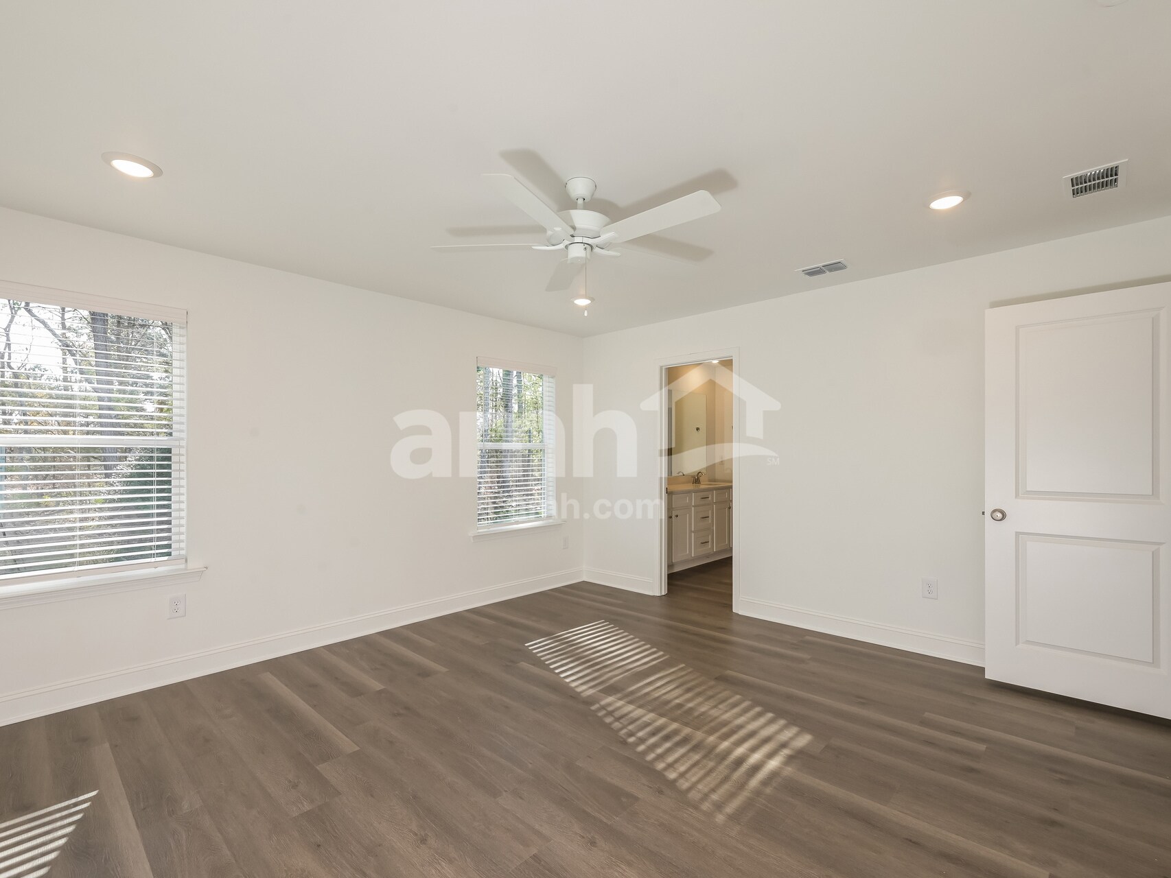 Building Photo - 1539 Aquamarine Dr