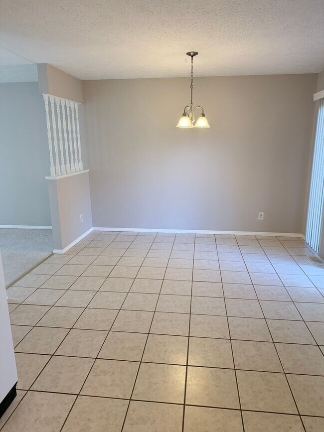 Building Photo - Spacious 3 Bed, 2 Bath Home in Arden With Large Finished Basement - Available Now!