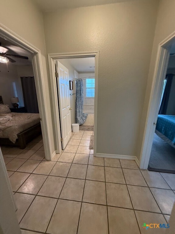 Building Photo - 1832 Canyon Lake Dr