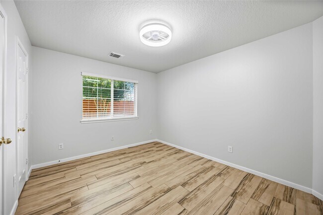 Building Photo - 1603 Brazos Gate Dr