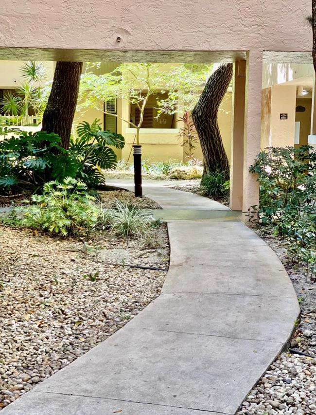 Building Photo - 6800 Cypress Rd