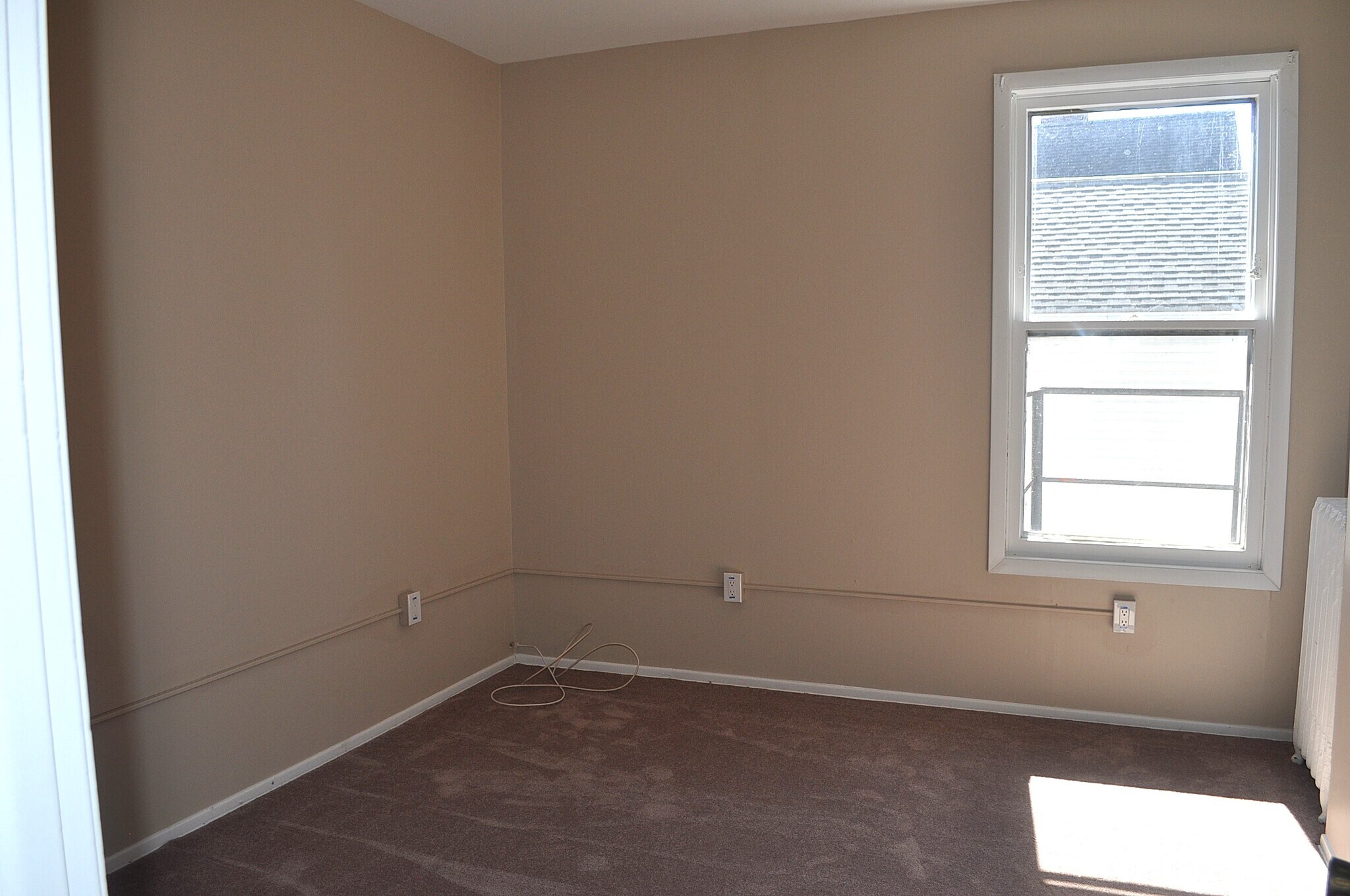 Building Photo - 44 N Pine Ave