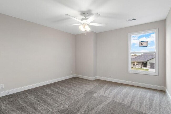 Building Photo - 1445 Dan Brown Dr