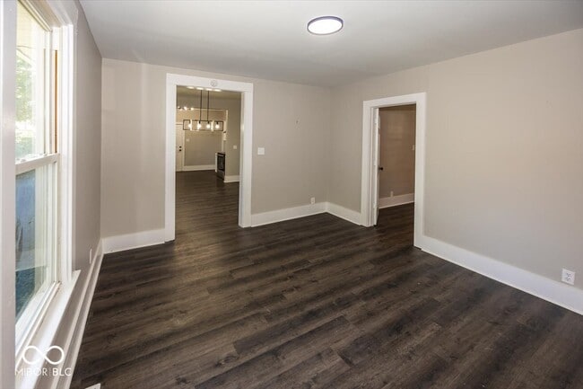 Building Photo - 343 S Walcott St