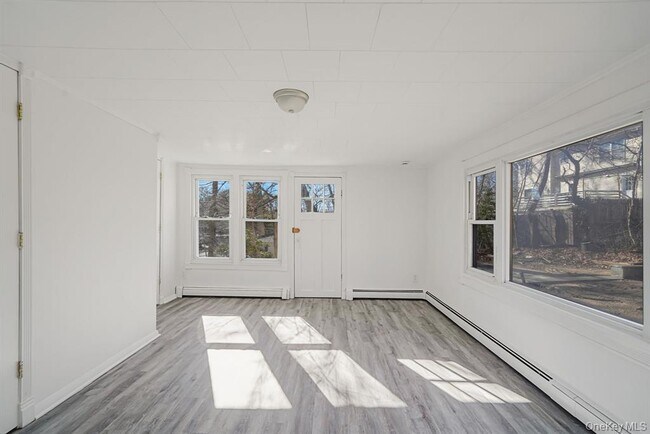 Building Photo - 7 Yucca Rd