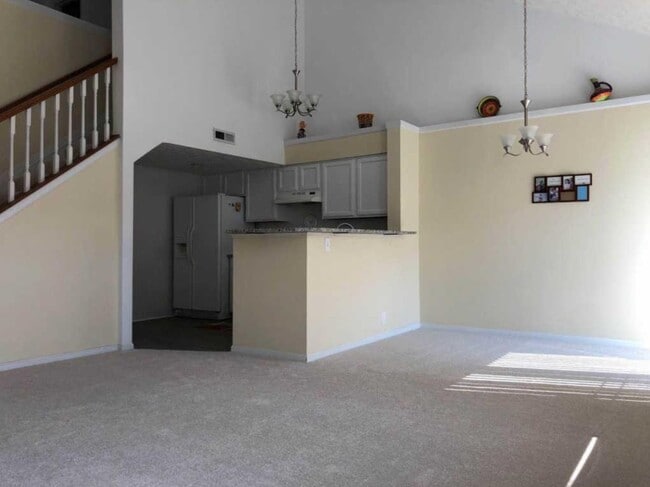 Building Photo - 4175 E Village Dr