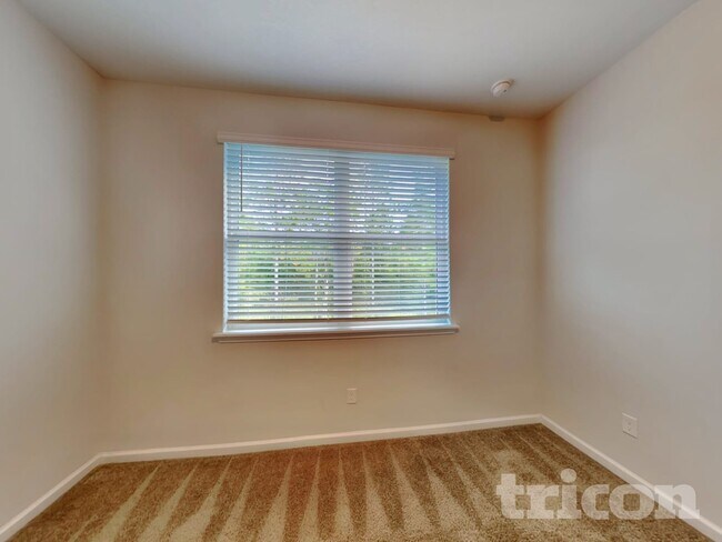 Building Photo - 187 Charlie Way