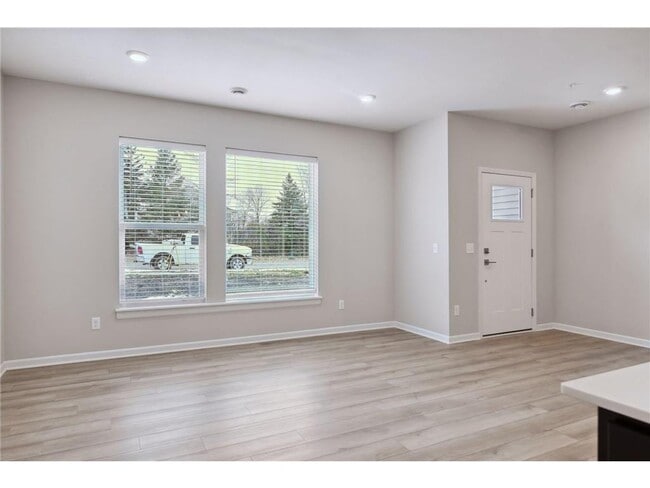 Building Photo - 2438 N Blossom Cir